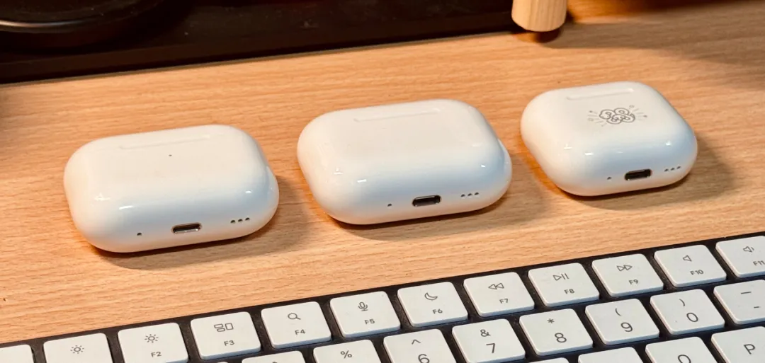 AirPods 充电盒对比